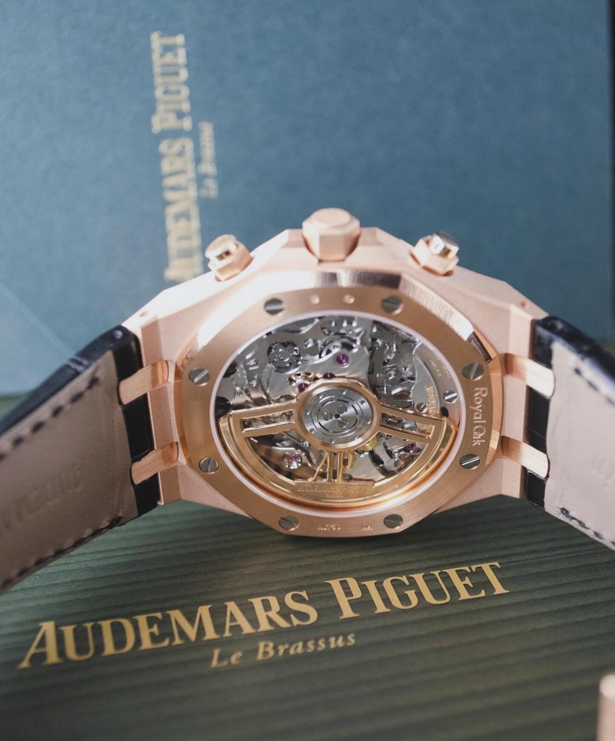 AUDERMARS PIGUET ROYAL OAK GOLD CHRONOGRAPH