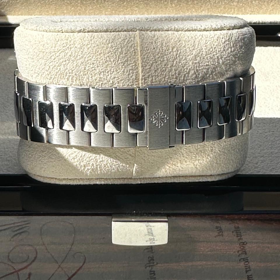 PATEK PHILIPPE NAUTILUS GREEN DIAL
