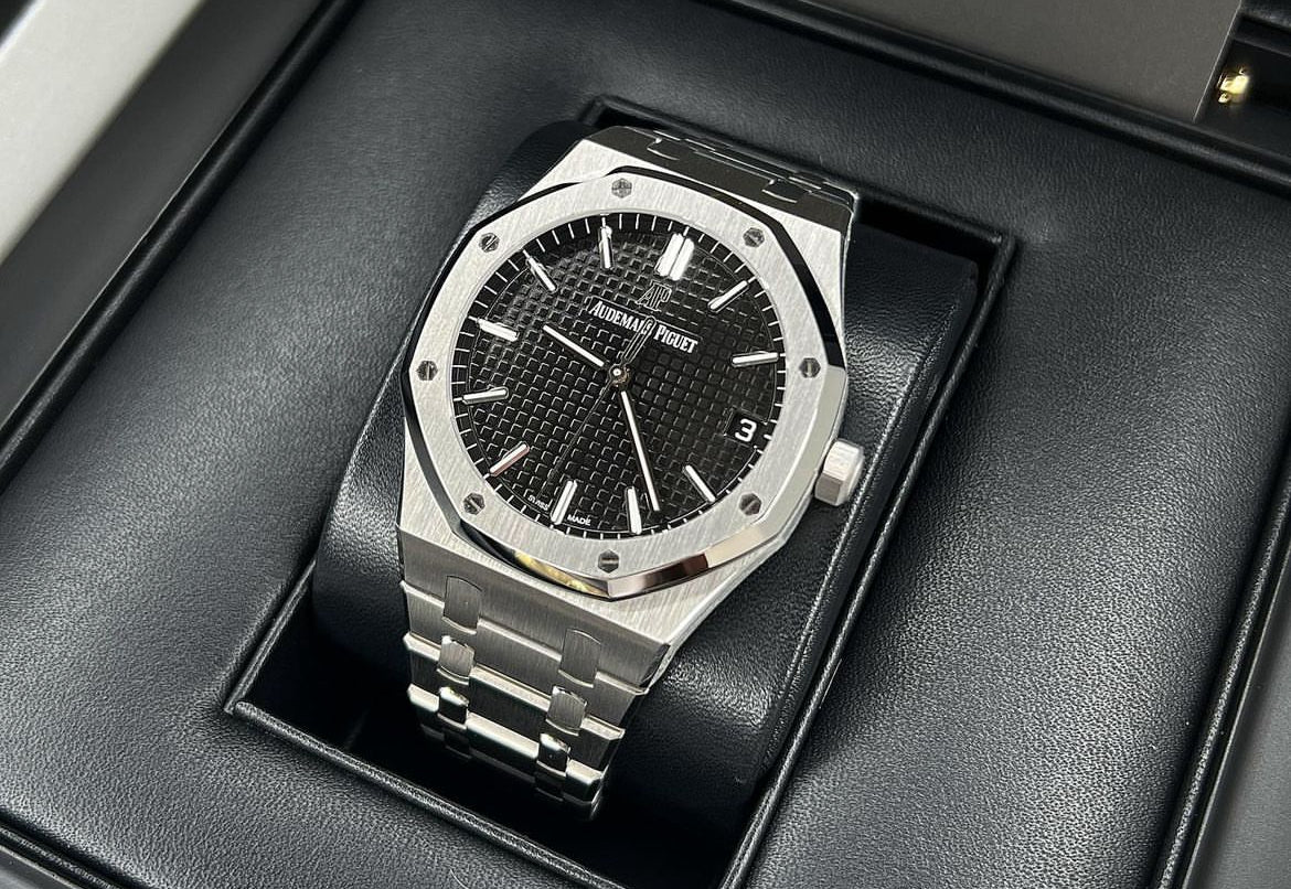 AUDEMARS PIGUET ROYAL OAK NIGHT BLACK DIAL