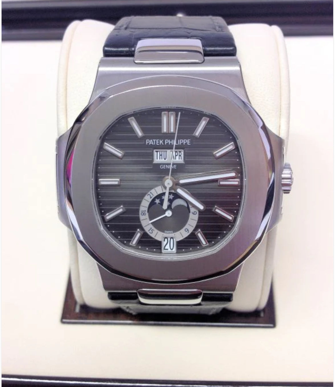 PATEK PHILIPPE NAUTILUS GREY DIAL FLYBACK