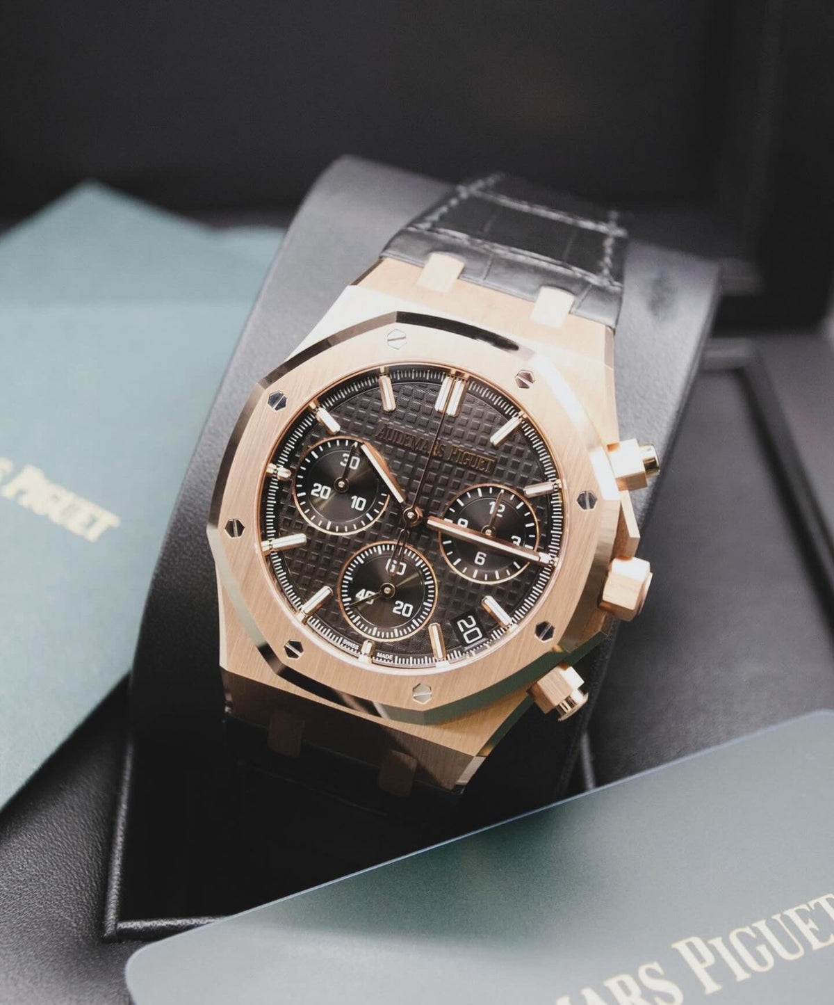 AUDERMARS PIGUET ROYAL OAK GOLD CHRONOGRAPH
