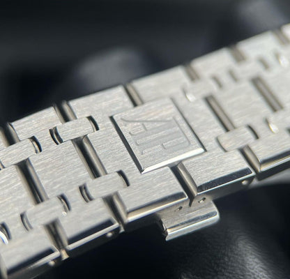 AUDEMARS PIGUET ROYAL OAK NIGHT BLACK DIAL