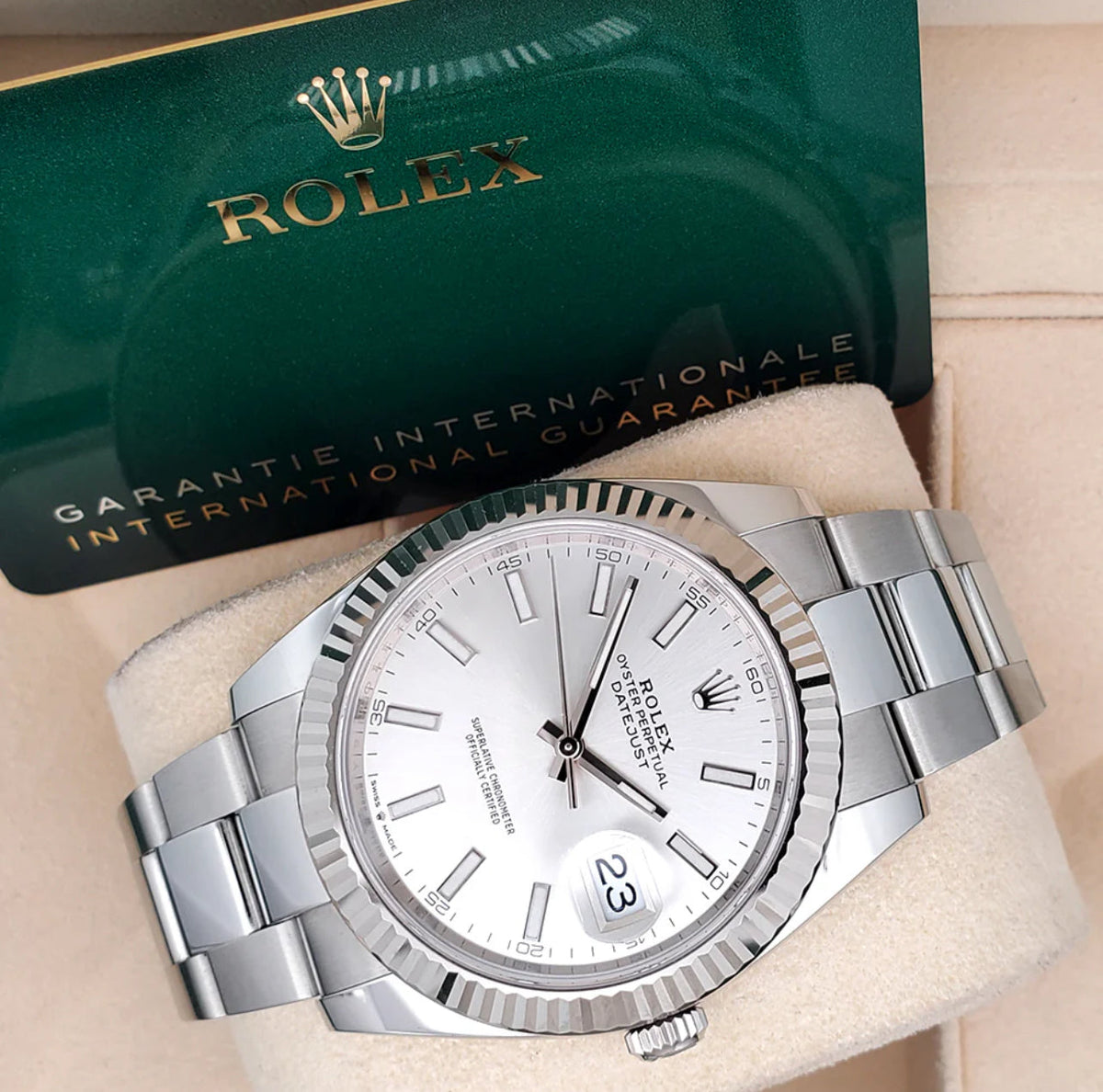 ROLEX DATEJUST OYSTER SILVER WHITE GOLD FLUTED BEZEL 2023