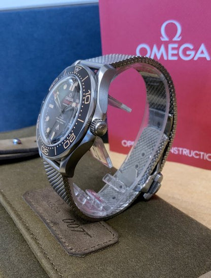OMEGA SEAMASTER 300m DIVER JAMES BOND 007