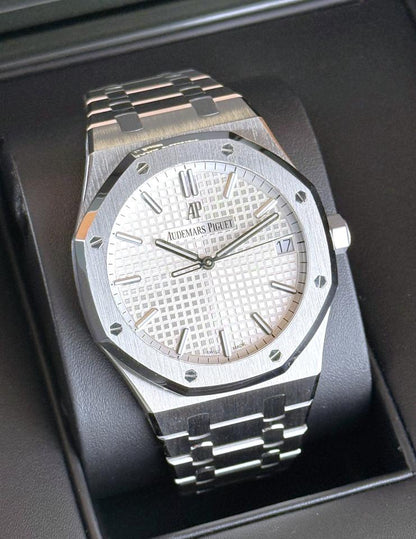 AUDEMARS PIGUET ROYAL OAK  WHITE DIAL
