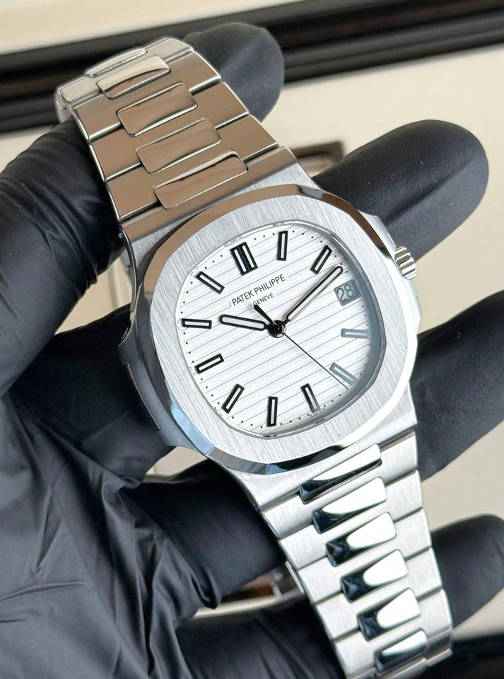 PATEK PHILIPPE NAUTILUS WHITE DIAL
