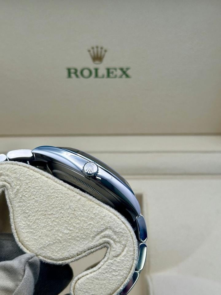 ROLEX DATEJUST OYSTER BLACK DIAL
