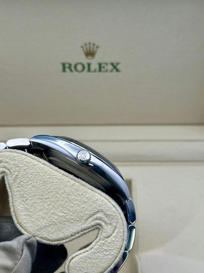 ROLEX DATEJUST OYSTER BLACK DIAL