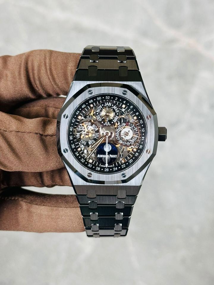 AUDERMARS PIGUET ROYAL OAK "SKELETON" BLACK