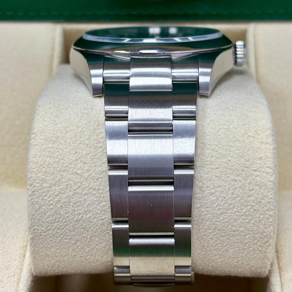 ROLEX OYSTER PERPETUAL BLACK DIAL