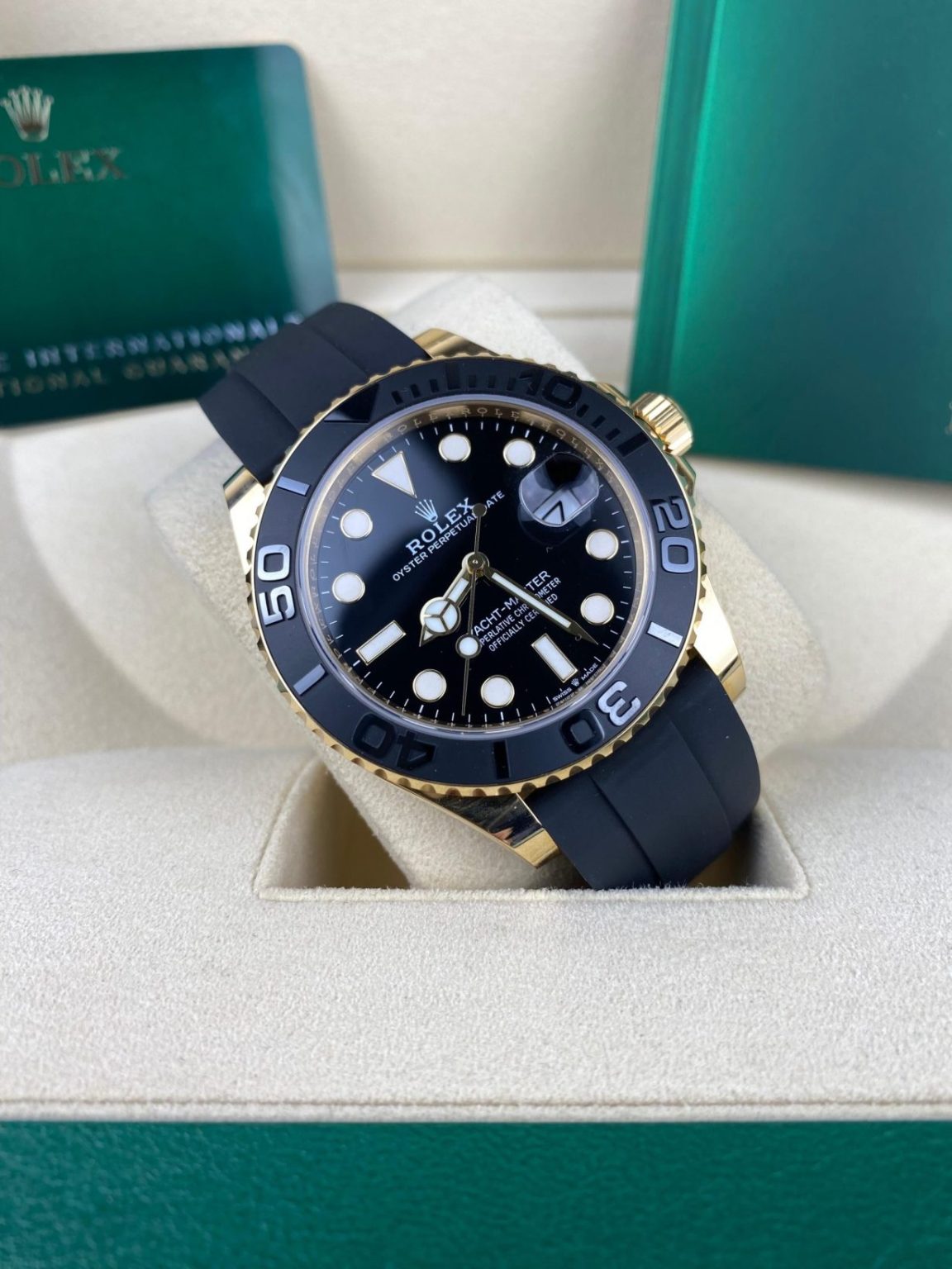 ROLEX YACHT-MASTER OYSTERFLEX GOLD