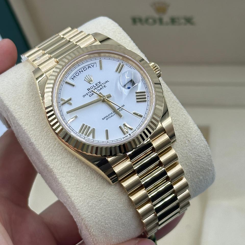 ROLEX DAY-DATE GOLD WHITE DIAL