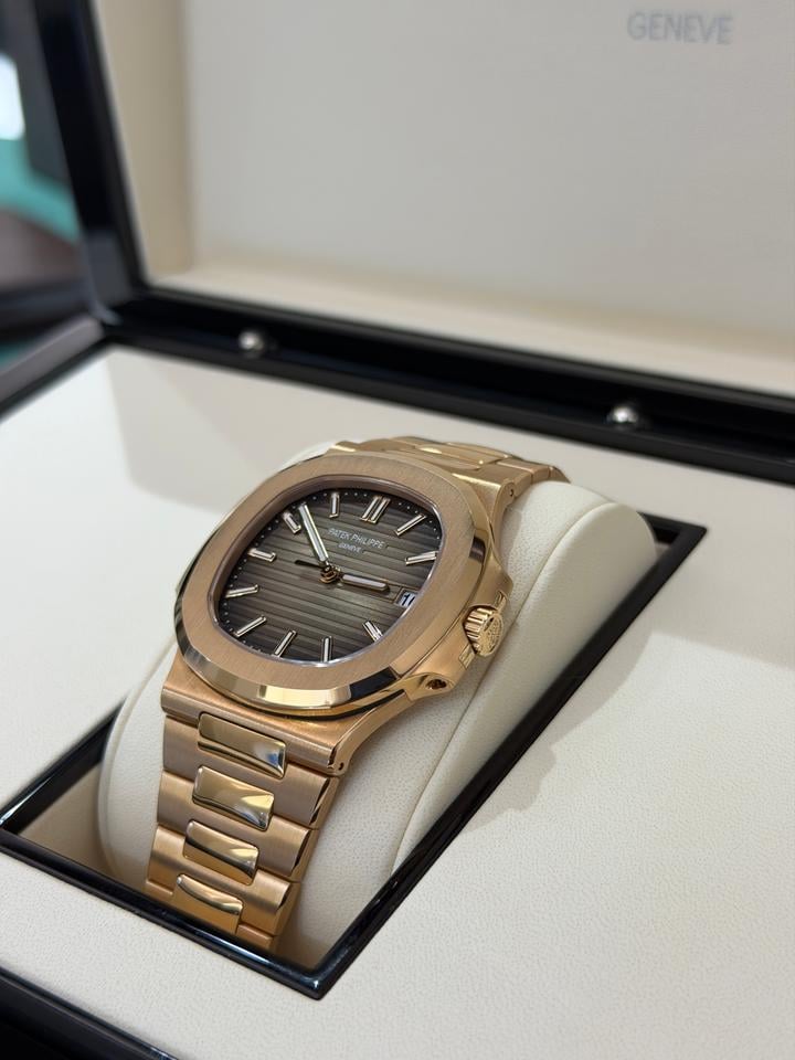 PATEK PHILIPPE NAUTILUS ROSE GOLD