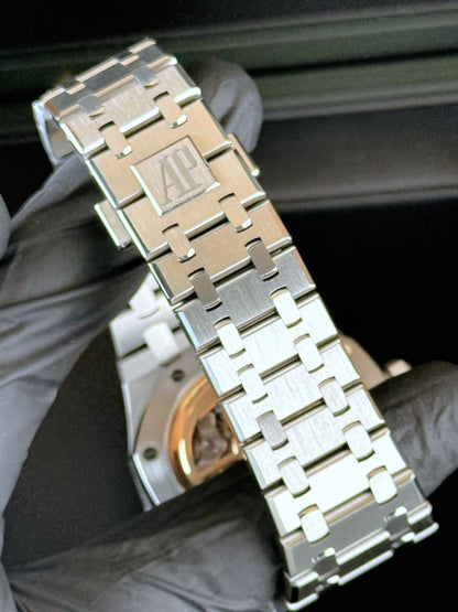 AUDEMARS PIGUET ROYAL OAK  WHITE DIAL
